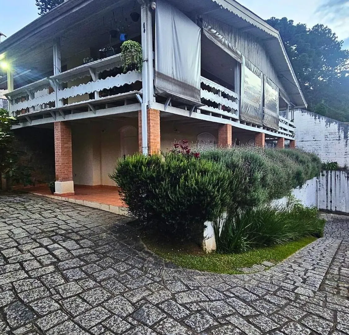La Bella Vista Vila Campos do Jordão 0*,